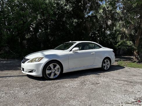 Used 2010 Lexus IS 350C image 4