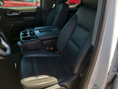 Used 2025 GMC Sierra 1500 SLT AWD/4WD image 18