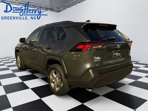 Used 2022 Toyota RAV4 XLE w/ Convenience Package image 3