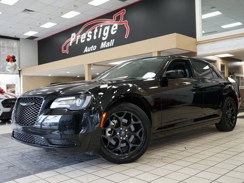 Used 2021 Chrysler 300 Touring w/ Sport Appearance Package image 19