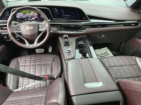Used 2024 Cadillac Escalade ESV V w/ LPO, ONYX Package AWD/4WD image 9
