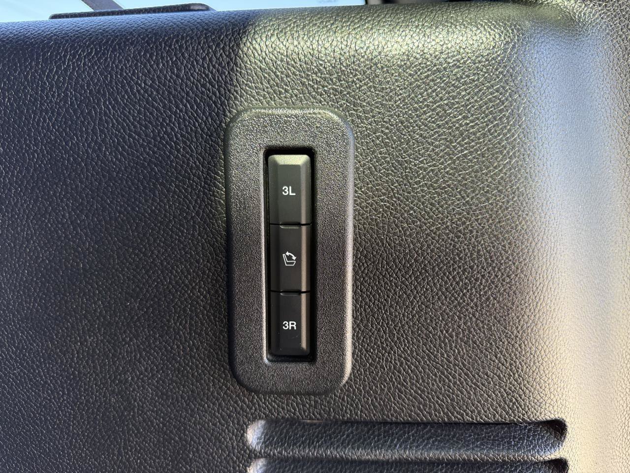 Used 2016 Ford Expedition EL Platinum AWD/4WD image 27