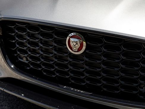 Used 2023 Jaguar F-TYPE Coupe RWD image 35