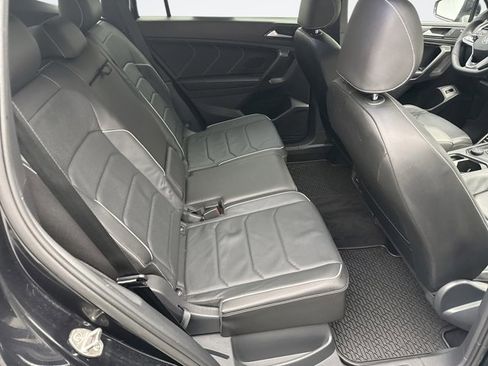 Used 2022 Volkswagen Tiguan SEL R-Line image 19