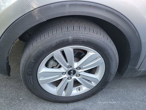 Used 2019 Kia Sportage LX image 9