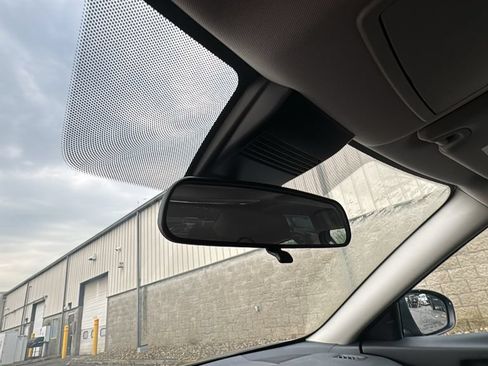 Used 2025 Nissan Altima 2.5 SV FWD image 26