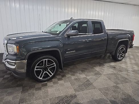 Used 2017 GMC Sierra 1500 SLE w/ SLE Value Package AWD/4WD image 6