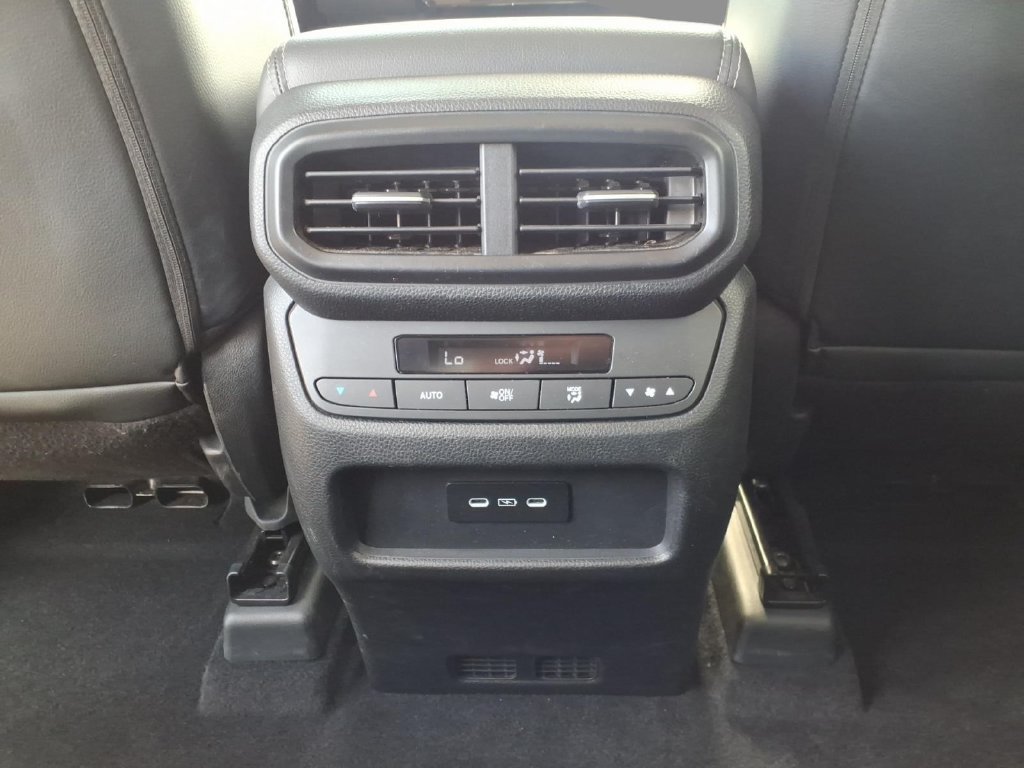 Used 2025 Honda Pilot Touring image 19
