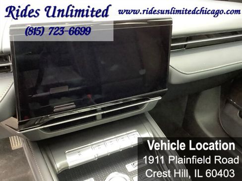 Used 2025 Lincoln Nautilus Reserve w/ Jet Appearance Package image 26