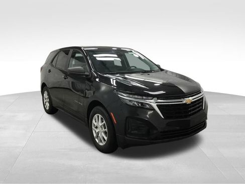 Used 2024 Chevrolet Equinox LS w/ LS Convenience Package image 3