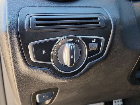 Used 2022 Mercedes-Benz GLC 300 4MATIC image 14