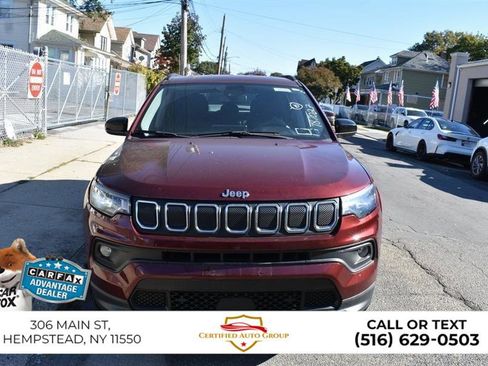 Used 2025 Jeep Compass Limited AWD/4WD image 3