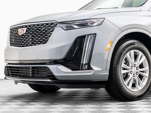 New 2025 Cadillac XT6 Luxury image 30