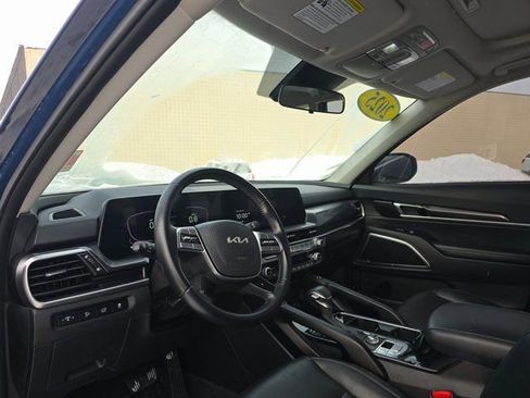 Used 2025 Kia Telluride S image 11