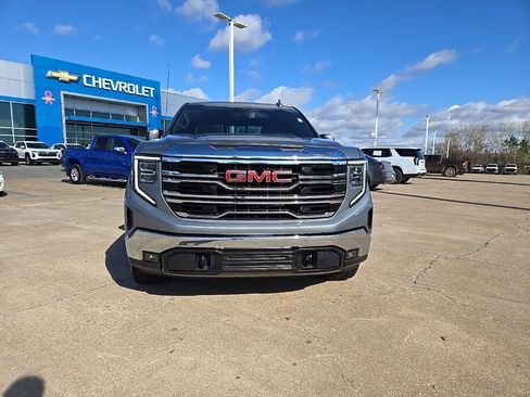 Used 2023 GMC Sierra 1500 SLT w/ SLT Premium Package image 9