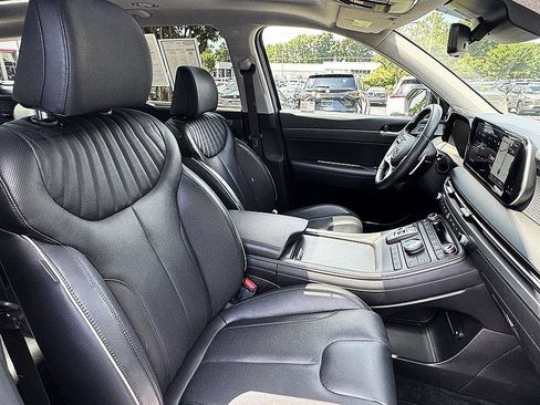 Used 2024 Hyundai Palisade Limited FWD image 20
