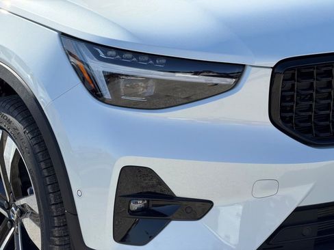 New 2026 Volvo XC40 B5 Ultra w/ Protection Package Premier image 3