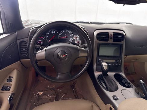Used 2006 Chevrolet Corvette Coupe w/ Preferred Equipment Group RWD image 27