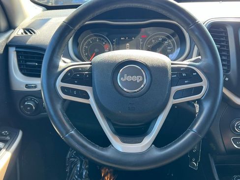 Used 2017 Jeep Cherokee Latitude image 22