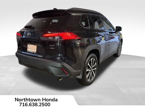 Used 2025 Toyota Corolla Cross XLE image 17
