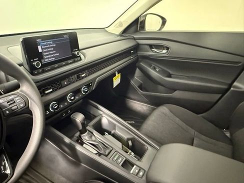 Used 2025 Honda Accord SE image 24