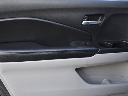 Used 2018 Honda Pilot EX-L image 22