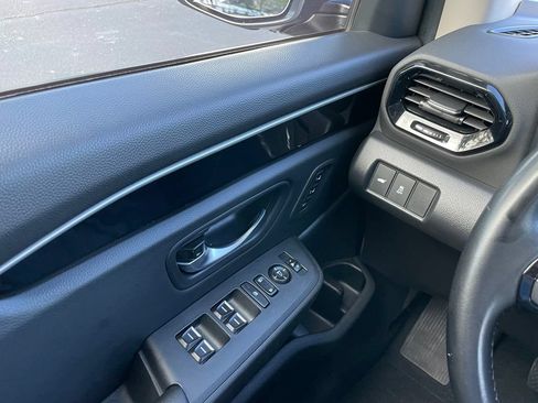 Certified 2025 Honda Pilot Touring image 23