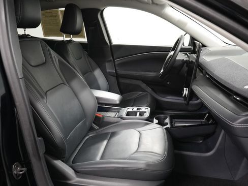 Used 2025 Ford Mustang Mach-E Premium AWD/4WD image 32