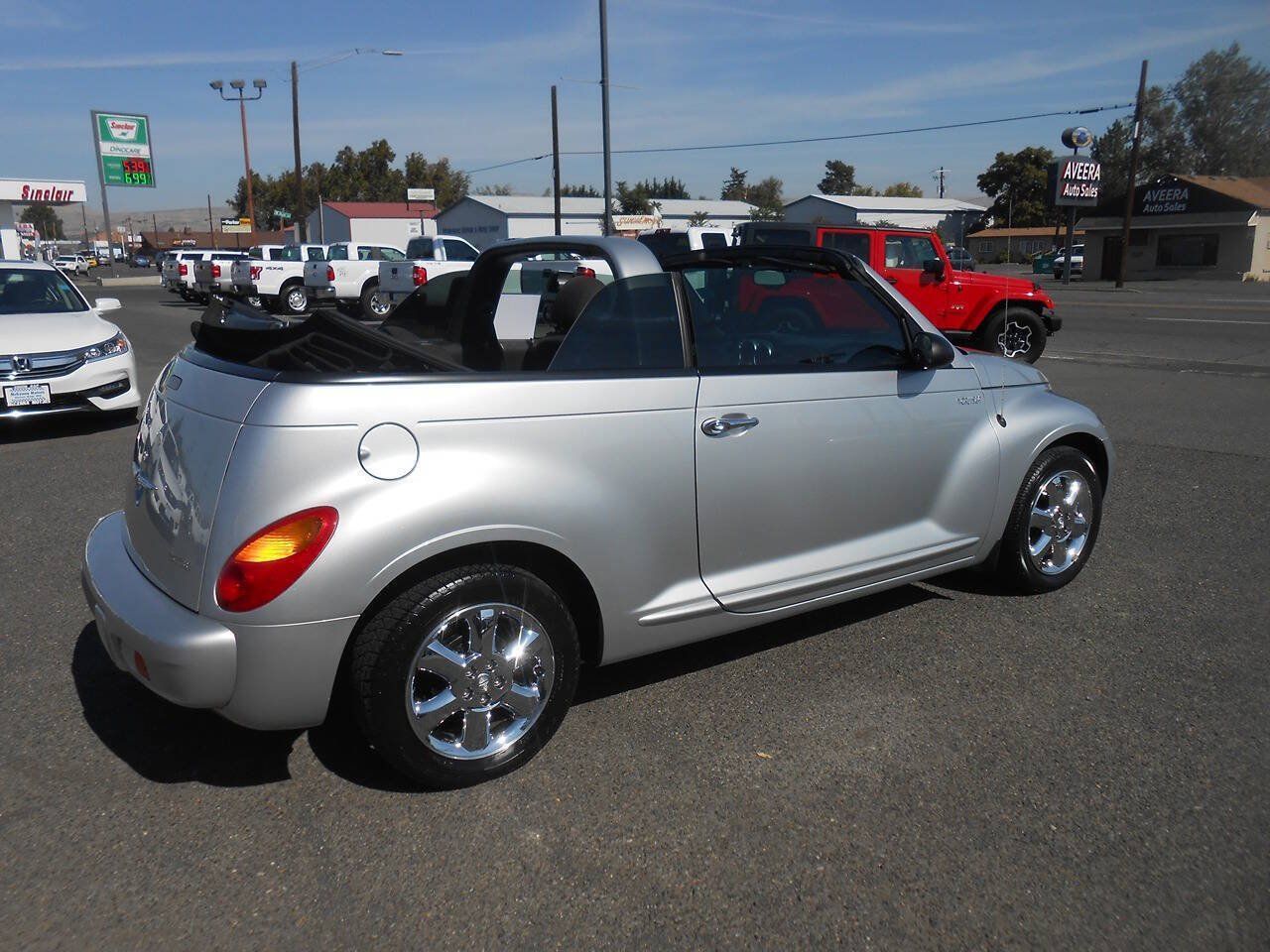 Used 2005 Chrysler PT Cruiser Touring FWD image 9