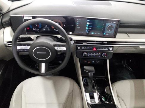 New 2026 Hyundai Tucson SE image 3