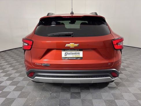 Used 2024 Chevrolet Trax LT w/ Driver Confidence Package FWD image 34