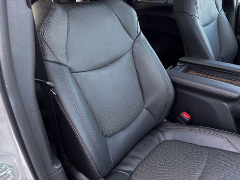 Used 2025 Toyota Sienna Limited image 40