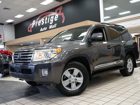 Used 2013 Toyota Land Cruiser image 24