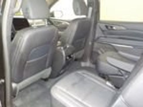 Used 2026 Chevrolet Traverse LT FWD image 24