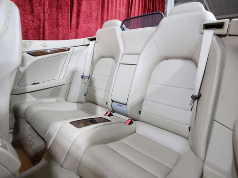 Used 2012 Mercedes-Benz E 550 Cabriolet image 16