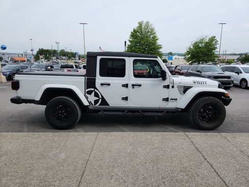 Used 2021 Jeep Gladiator Sport AWD/4WD image 7