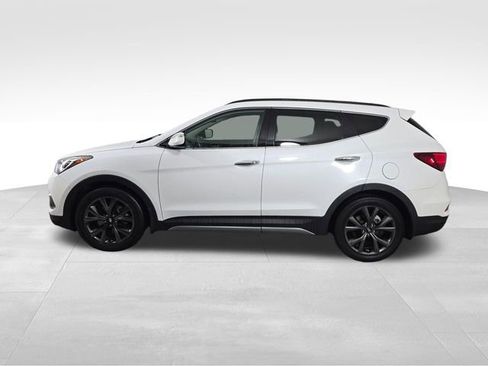 Used 2017 Hyundai Santa Fe Sport image 4