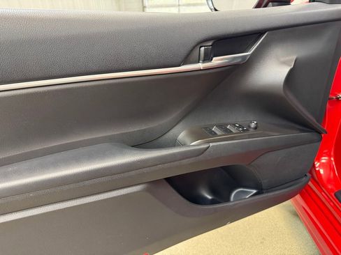 Used 2023 Toyota Camry SE w/ Convenience Package image 8