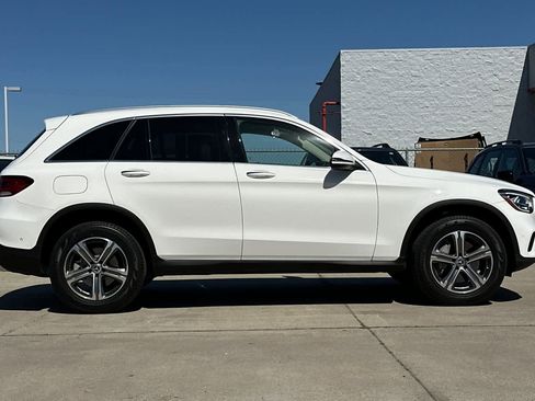 Used 2022 Mercedes-Benz GLC 300 4MATIC image 2