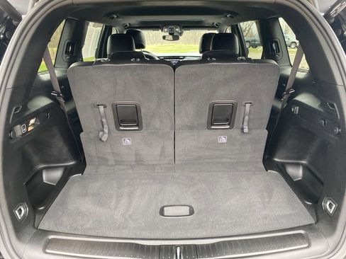 Used 2023 Jeep Grand Cherokee L Laredo image 16