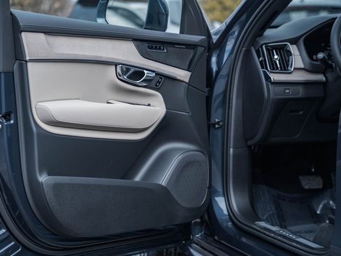 New 2026 Volvo XC90 B6 Plus w/ Protection Package Premier image 39