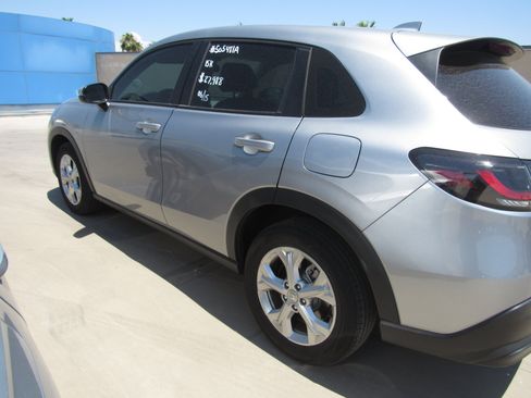 Used 2024 Honda HR-V LX image 4