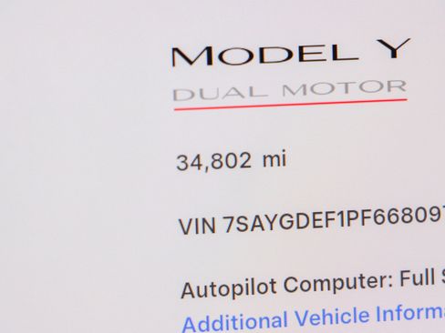 Used 2023 Tesla Model Y Performance AWD/4WD image 15