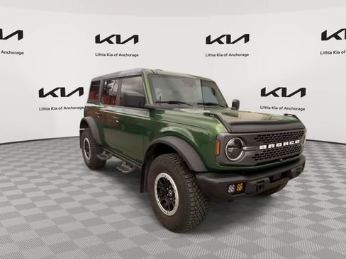 Used 2023 Ford Bronco Badlands w/ Sasquatch Package AWD/4WD image 3
