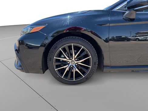 Used 2023 Toyota Camry SE FWD image 9