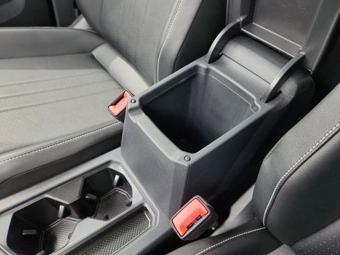 Used 2022 Volkswagen Tiguan SE w/ Panoramic Sunroof Package AWD/4WD image 47