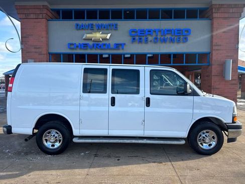 Used 2024 Chevrolet Express 2500 Work Van image 10