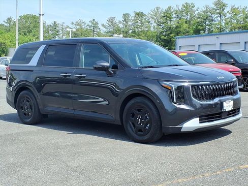 New 2026 Kia Carnival FWD image 1
