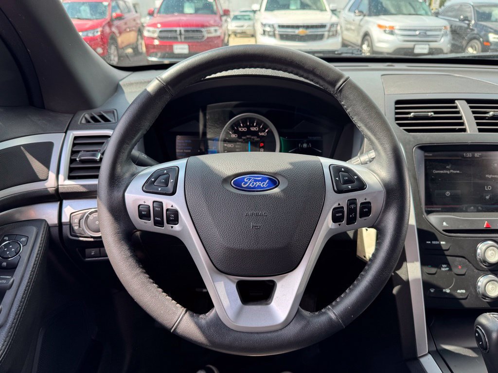 Used 2015 Ford Explorer XLT w/ Equipment Group 202A AWD/4WD image 28