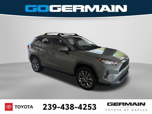 Used 2021 Toyota RAV4 XLE Premium image 4